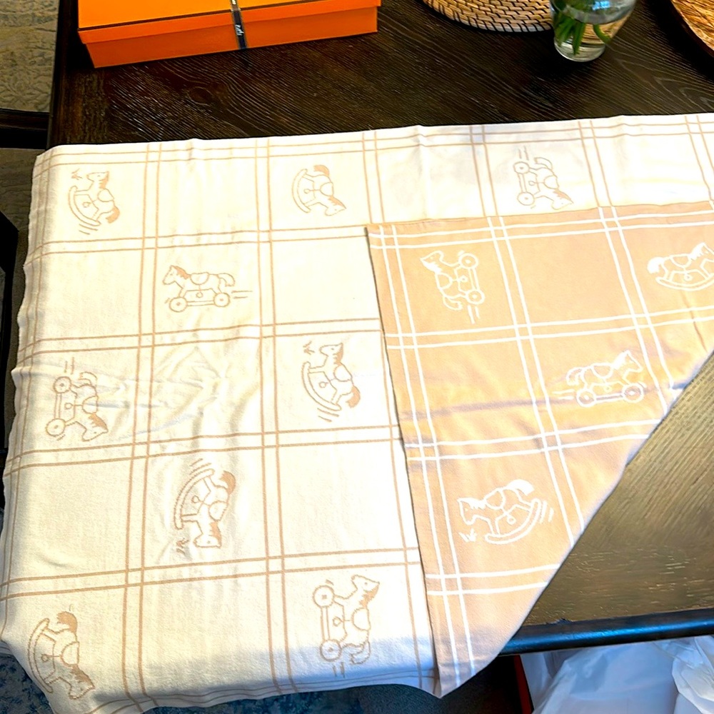 Hermes cotton knit baby blanket. Beige and ivory new in box authentic, NEW.